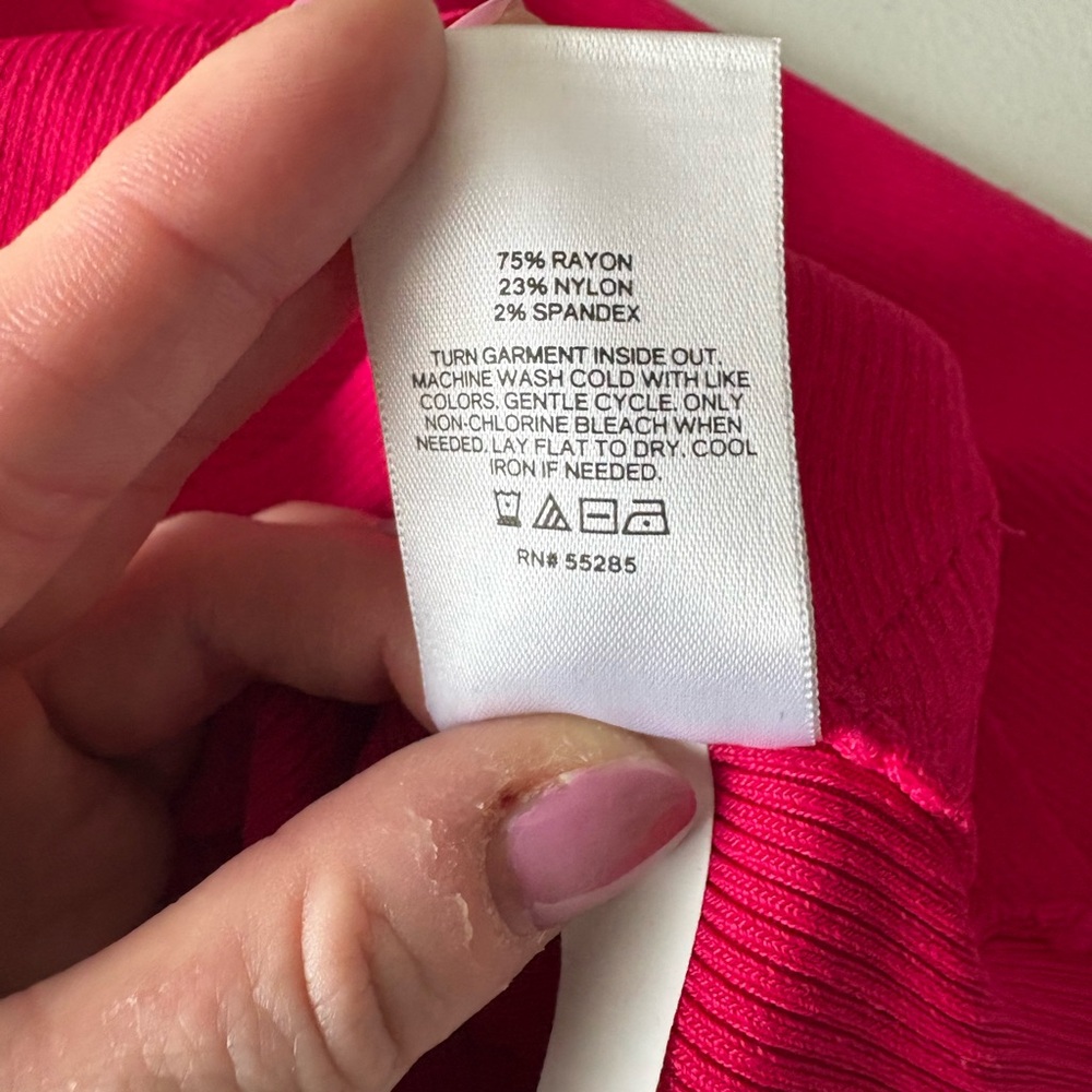 NWT Small Express Fuschia Ribbed Body Contour Long Sleeve Top - Picture 3 of 8